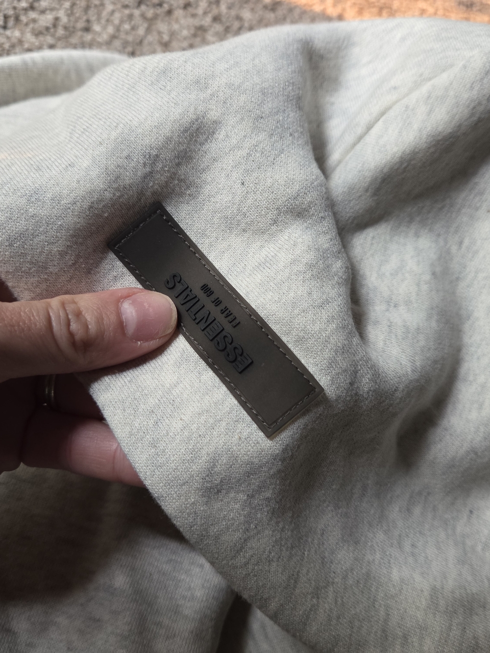 Fear of God ESSENTIALS Oversized Pullover Hoodie - Picture 5 of 5